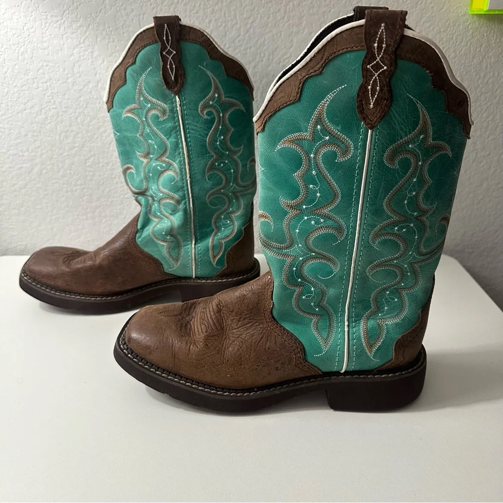 Justin Boots  Brown and Turquoise Western Cowboy Boots